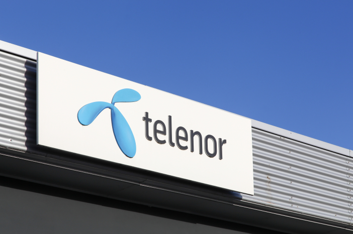 telenor-logo_pa_vegg_illustrasjon-9